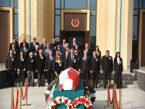 Erhürman: Atakol’un siyaset ve çevre konularındaki görüşleri yol gösterici olmalıdır