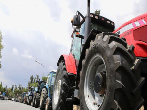 Yunanistan'da eylem yapan çiftçiler bugün Selanik-Atina yolunu kapatma kararı aldı