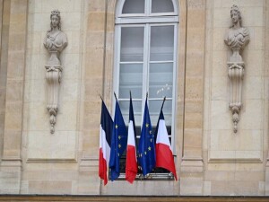 Fransa'da mahkeme, milletvekiline siber zorbalık uygulayan 6 kişiyi mahkum etti