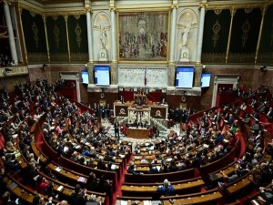 Fransız hükümeti "antisemitizmin güncel formları ile mücadele için" yeni bir yasa tasarısı sunacak