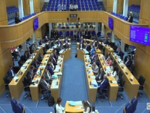 Rum Meclisi Göçmenler Komitesi, Kuzey'deki eski Rum mallarını ve olası bedellerini görüştü