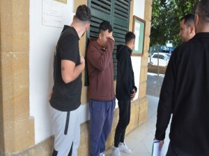 Uyuşturucu madde suçundan itham edilen 3 zanlı 1 gün tutuklu