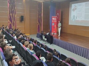 Girne’de 653 öğrenciye güvenli internet eğitimi verildi