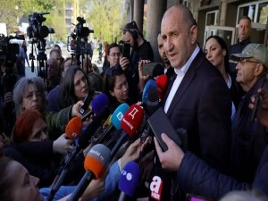 Bulgaristan’da Rumen Radev hükümeti parlamentodan güvenoyu aldı