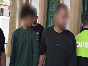 Uyuşturucu operasyonunda tutuklanan 2 zanlıya 7 gün ek tutukluluk