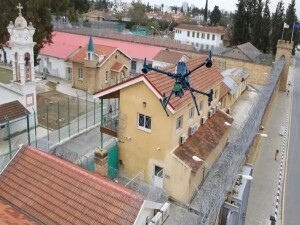 Güney Kıbrıs'ta mahkumlara İHA ile uyuşturucu madde atılmaya çalışıldı