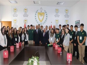 Çavuşoğlu, Namık Kemal ve Vefa Lisesi öğrencilerini kabul etti: Biz bir bütünüz ve birlikte güçlüyüz