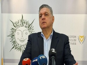 DİSİ Milletvekili Nikos Sikas, eşine şiddet soruşturması nedeniyle dokunulmazlıktan feragat etti