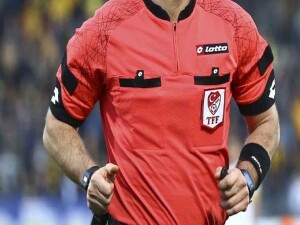 Süper Lig'de 30. hafta maçlarını yönetecek hakemler açıklandı