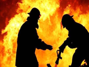 Tatlısu’da araç yangını: Motorun elektrik aksamları kısa devre yaptı!