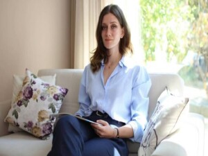 Otizm Derneği'nden "Nisan Erkan ile Görünmeyeni Konuşmak": Ailelere psikolog rehberliğinde destek