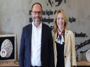 Başkonsolos Gürler, Sadıkoğlu’nu ziyaret etti: İskele-Karpaz'a sunulan hizmetten dolayı teşekkür ederim