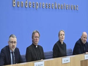 Alman kiliselerinden ortak çağrı: İsrail'e silah ihracatı yapılmamalı