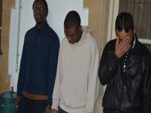 Ülkede izinsiz ikamet eden 3 kişi, 7 gün daha tutuklu kalacak