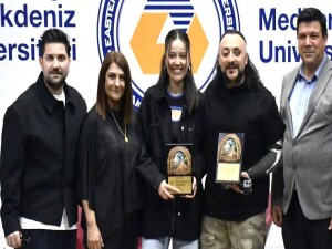 DAÜ’de Hayko Cepkin ve Pelin Akil’e yoğun ilgi