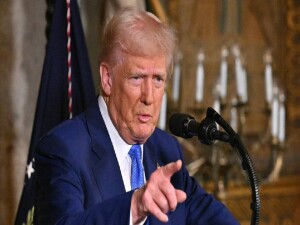 Donald Trump'tan Yüksek Mahkeme kararına tepki: Küresel tarife oranını yüzde 15’e çıkardı