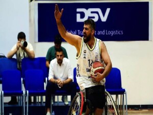 Fenerbahçeliler Derneği’nden özel sporcu sandalyesi katkısı
