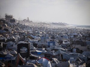 İsrail'in Gazze'nin çeşitli bölgelerine düzenlediği bombardımanda 17 Filistinli öldü, en az 40 kişi yaralı