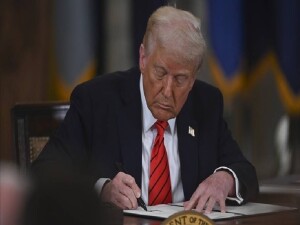 Trump, İran'ın ABD yaptırımlarının kaldırılması talebini değerlendirmeye açık