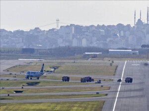 Egyptair yolcu uçağı İstanbul Havalimanı'na acil iniş yaptı