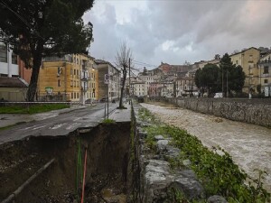 İtalya'da şiddetli yağışlar sel ve taşkınlara yol açtı