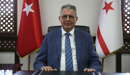 Turizm ve Çevre Bakanı Kutlu Evren, Kıbrıs Postası’nın 19’uncu yıl dönümünü kutladı