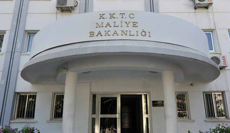 Maliye Bakanlığı 2,5 milyar liranın üzerinde borçlandı