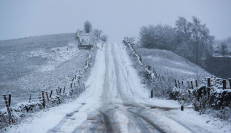 Australian towns blanketed with rare snow in wild weather