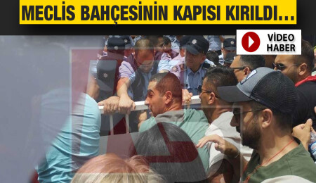 Öğretmen sendikaları Meclis önünde grevde; Meclis bahçesinin kapısı kırıldı…