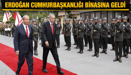 TC Cumhurbaşkanı Erdoğan için Cumhurbaşkanlığında resmi tören yapıldı