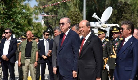Lefkoşa Atatürk Anıtı önünde tören düzenlendi
