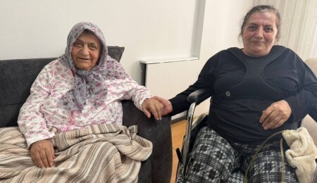 Kalkanlı Yaşam Evi'nden Trabzon'a uzanan 30 yıllık hasret sona erdi: Ayşe Karadağ annesine kavuştu