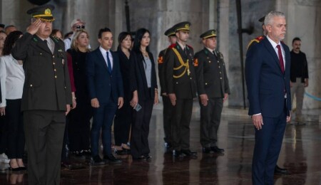Ankara Büyükelçisi İsmet Korukoğlu, Anıtkabir'i ziyaret etti