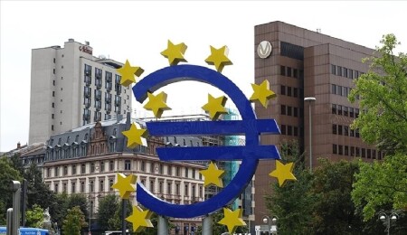 Avrupa Merkez Bankası risklerin düştüğü görüşünde