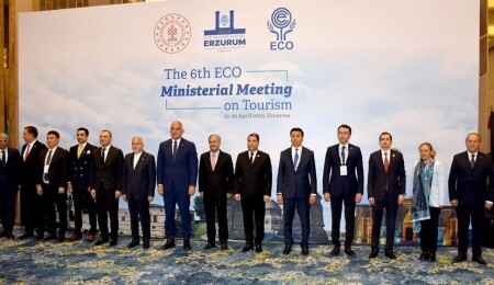 Ataoğlu, EİT 2025'e katıldı: Turizmde iş birliği bölgedeki barış ve istikrara katkı sağlayacaktır