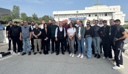 Basın-Sen ve Gazeteciler Birliği'nden PGM önünde Ayşemden Akın için ortak eylem