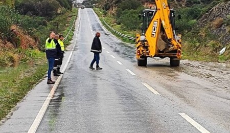 Çatalköy -Esentepe Belediyesi’nden duyuru: Ekipler her bölgeye yetişebilmek için büyük çaba sarf ediyor