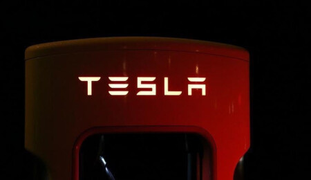 İktisatbank piyasa analizi: Tesla hisseleri bayram arasında %15’e yakın geriledi