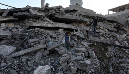 Israel starts Gaza Ground Assault after Hundreds Killed, No Progress in Talks