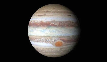 NASA, Jüpiter'in gerçek boyutunu ortaya çıkardı: "Ders kitaplarının güncellenmesi gerekecek"