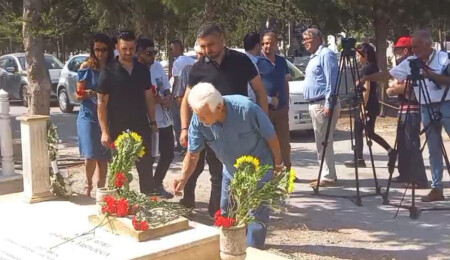 Kutlu Adalı Commemorated at His Grave on 29th Death Anniversary