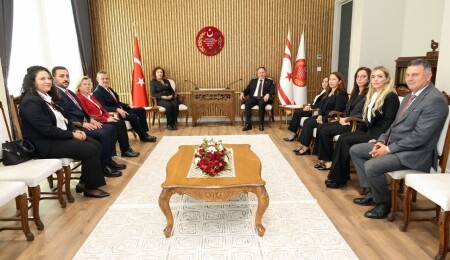 Ziya Öztürkler, Türkiye’den bazı siyasi partilerin temsilcilerini kabul etti