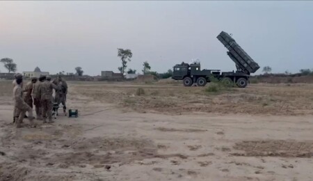 Pakistan, Afganistan'a karşı askeri operasyonlarına yeniden başladı