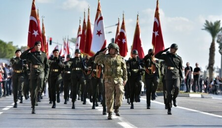 KKTC'nin 42'nci kuruluş yıldönümü, tören ve etkinliklerle kutlanıyor