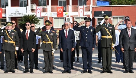 Güzelyurt'ta 20 Temmuz törenle kutlandı: Güzelyurt AKM'de resepsiyon gerçekleştirildi
