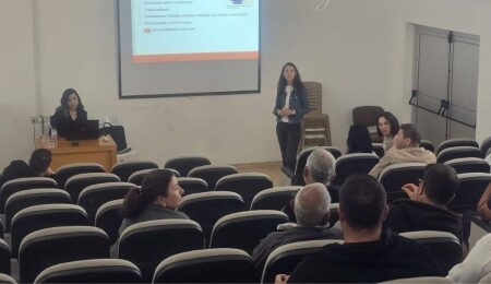 Tarım Dairesi'nden, Maraş bölgesinde tarım ilacı ve hastalıkla mücadele eğitimi