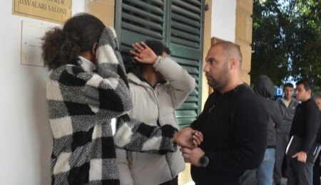 Evlerinde 220 gram uyuşturucu bulundu: İki zanlıya 7 gün tutukluluk