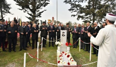 Şehit Hüseyin Ruso, anıt mezarı başında düzenlenen törenle anıldı
