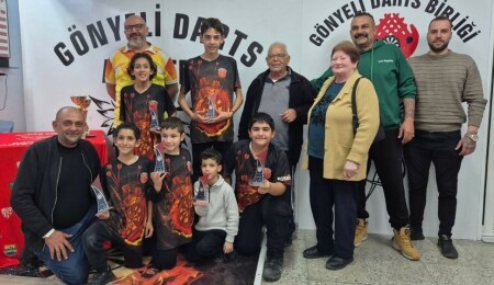 Gönyeli Darts Birliği’nden Çizer anısına turnuva: Gelirler Ortopedik Özürlüler Derneği’ne bağışlandı