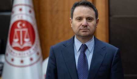 Türkiye Adalet Bakanı Gürlek'ten yasa dışı bahis ve sanal kumar suçlarına karşı 6 ayda bir toplantı kararı